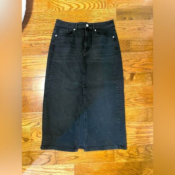 NWT Loft Black Denim Midi Skirt with Front Slit Size 2 - Picture 3 of 10